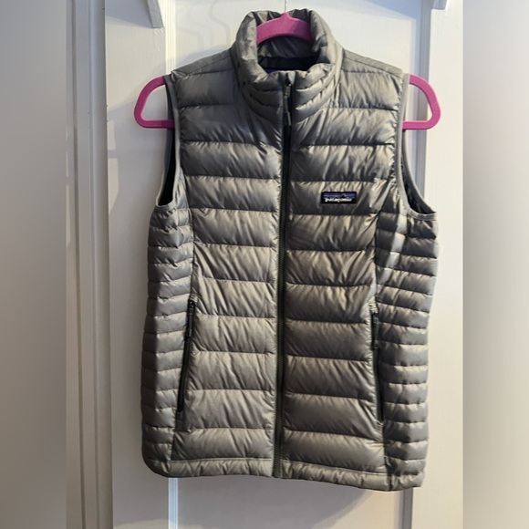 Patagonia Women's Down Vest - Size Small - Picture 3 of 4